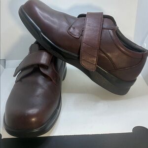 APEX MENS AMBUlATOR LEATHER OXFORD LATCH HOOK ONE STRAP CLOSURE CUSHION SUPPORT